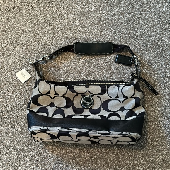 Coach Handbags - NWT Coach Purse